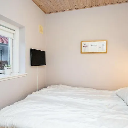 4 Person Holiday Home In R Sk Bing Aeroskobing Exterior photo
